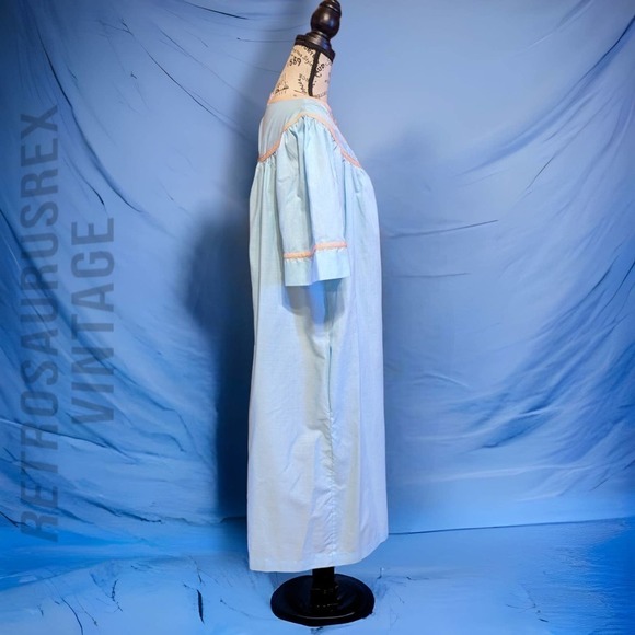 Vintage Nightgown - Picture 4 of 8